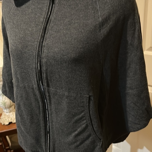 Bamboo by Brandwear Cape with hood. Small - Picture 2 of 8